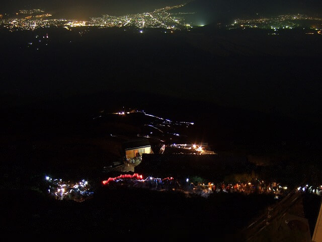 Night train mountain climbing of Mt. Fuji 