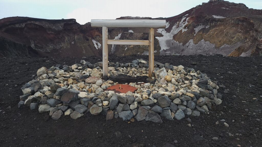 富士山頂 お鉢めぐり 鳥居