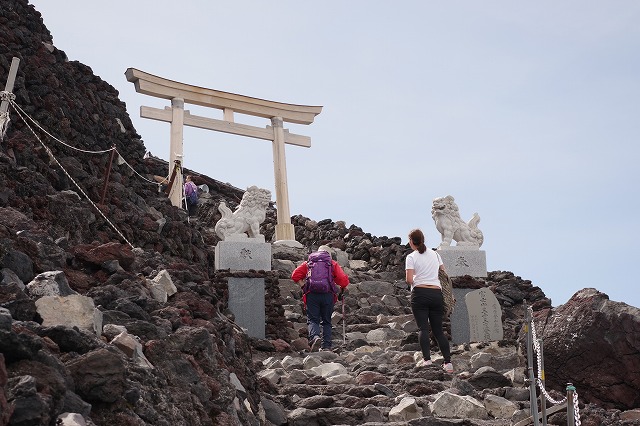 須走・吉田ルート登山道：九合目へから頂上