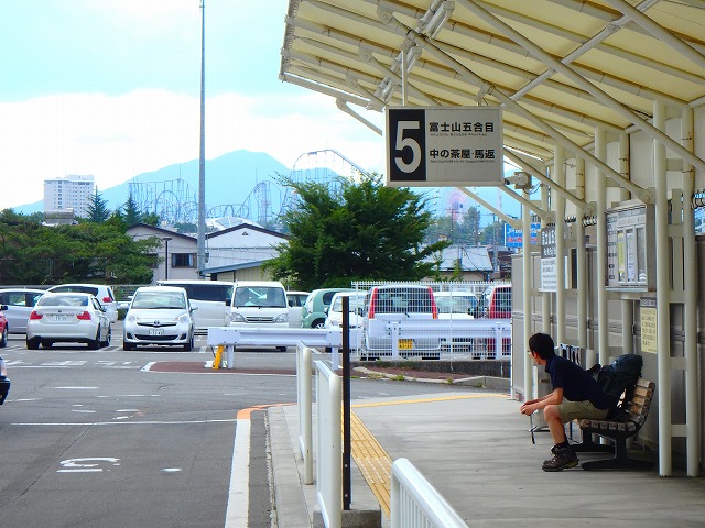 富士山駅と富士北麓駐車場行き、バスのりば