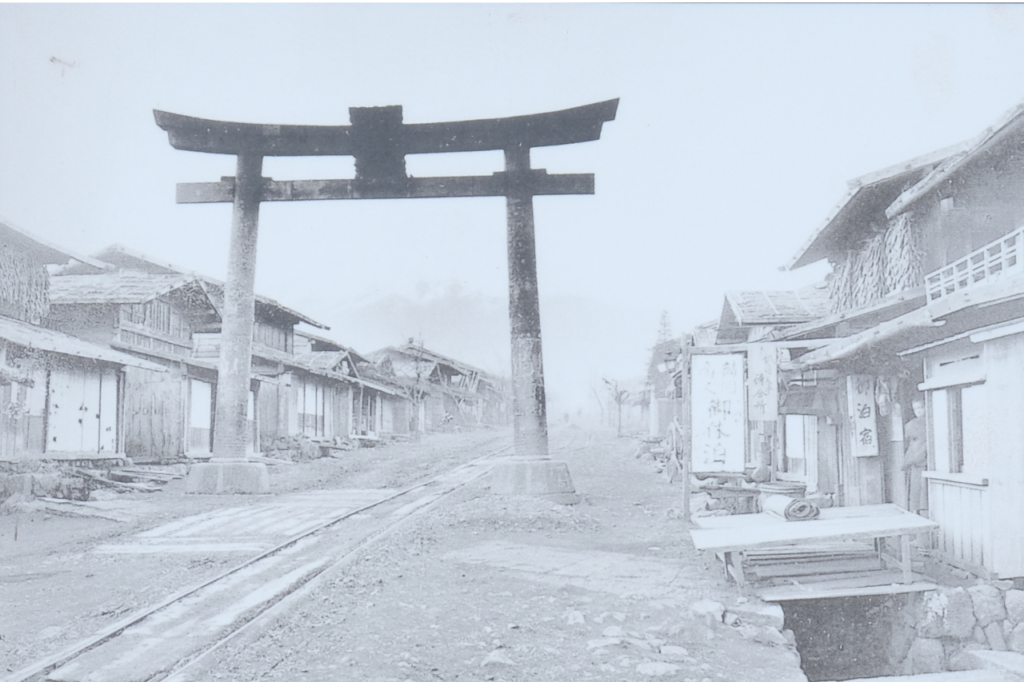 金鳥居（かなどりい）　１９００年代　明治後期